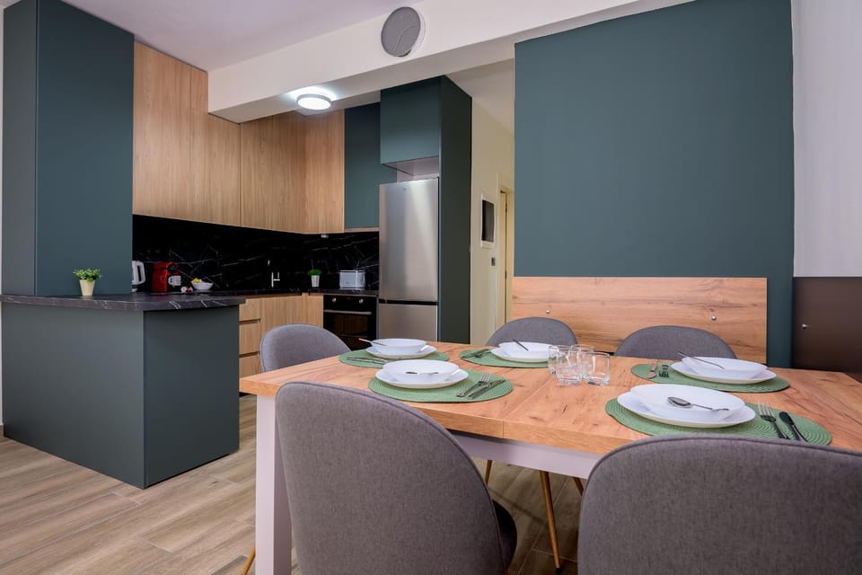 Dining area, kitchen