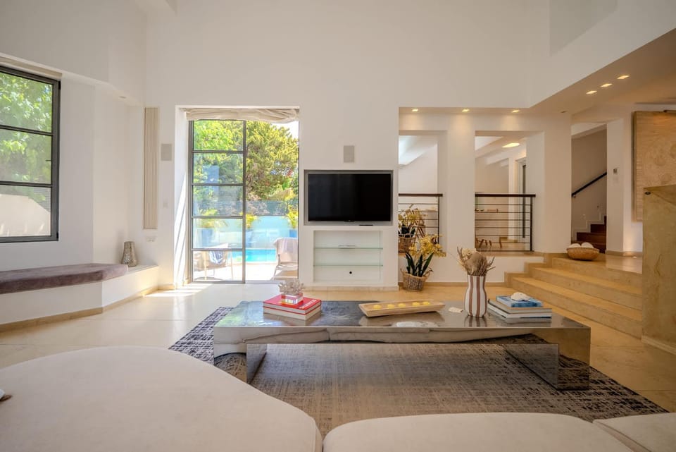 Carmelo I MOD Villa Villa in Herzliya