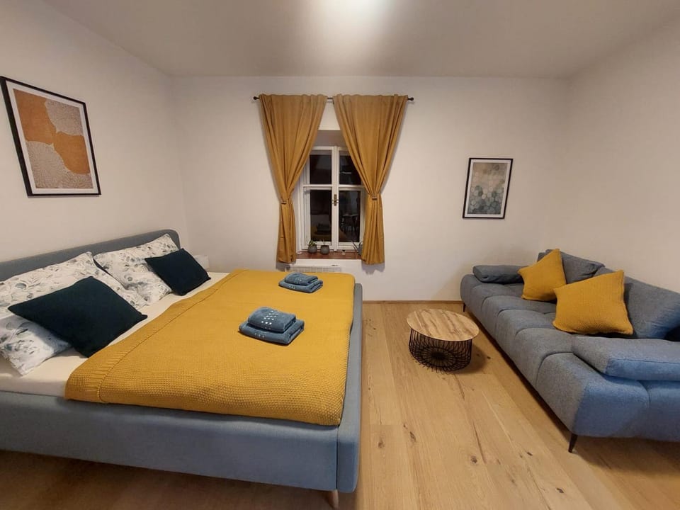 Bed, Living room