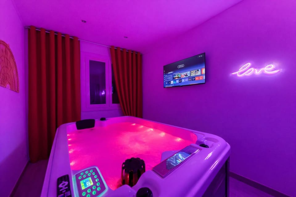 L'Instant Ciné et Bulles - Maison Prestige House in Dreux