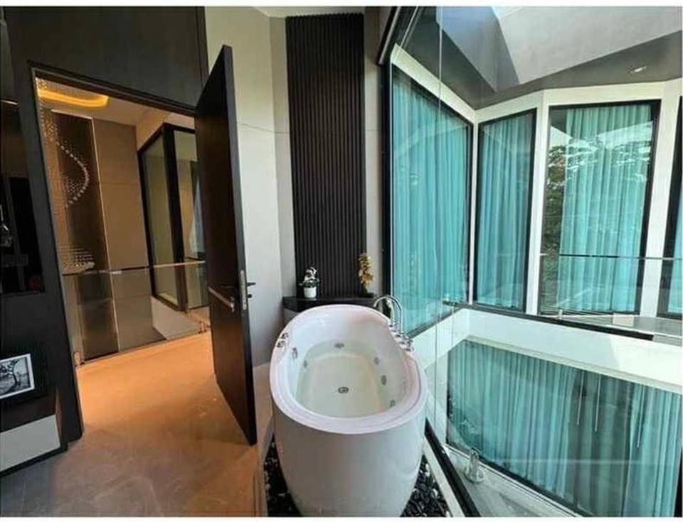 Bathroom, Bath