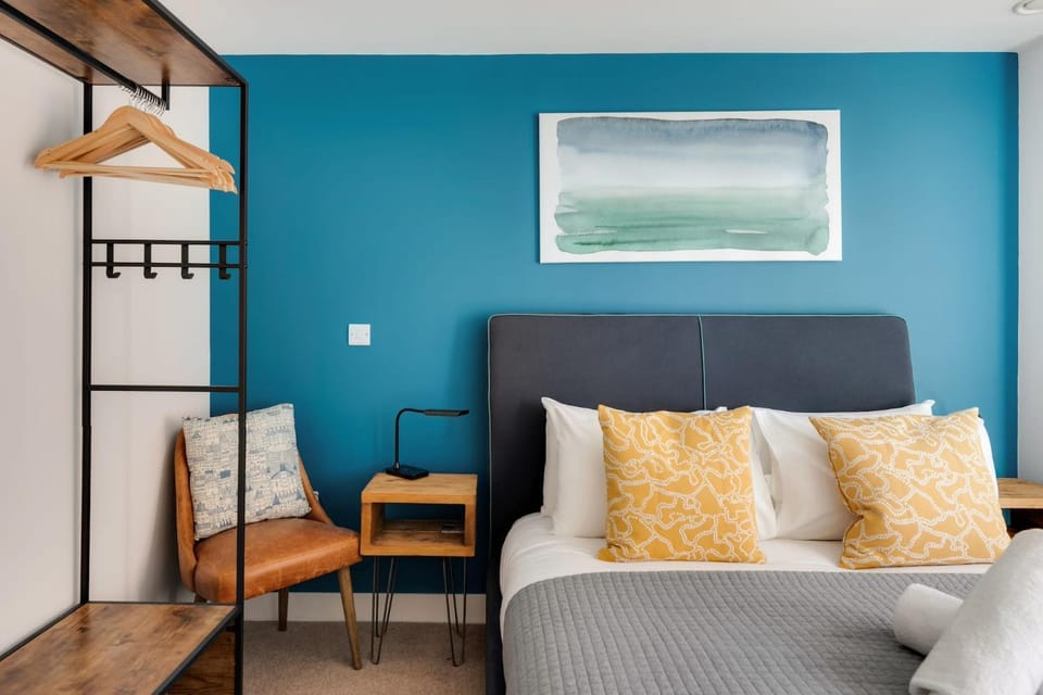 Modern Townhouse - Parking EV Charger & Balcony House in Bristol
