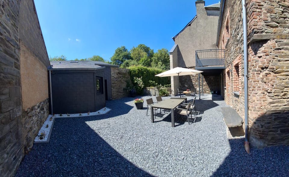 Patio, Day, BBQ facilities