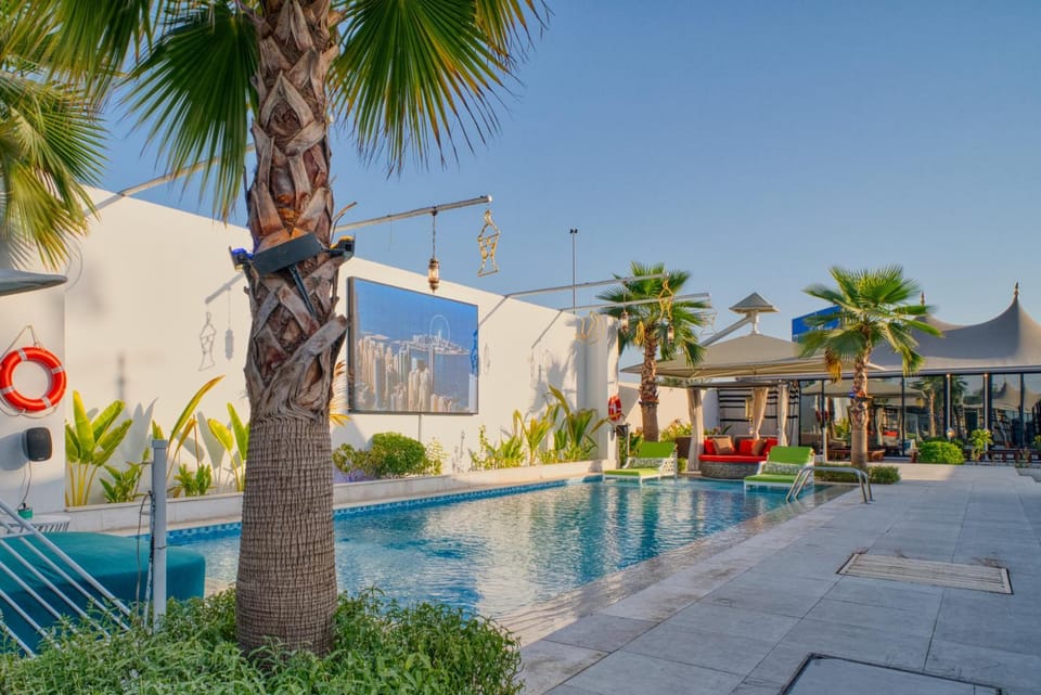 Property building, Swimming pool