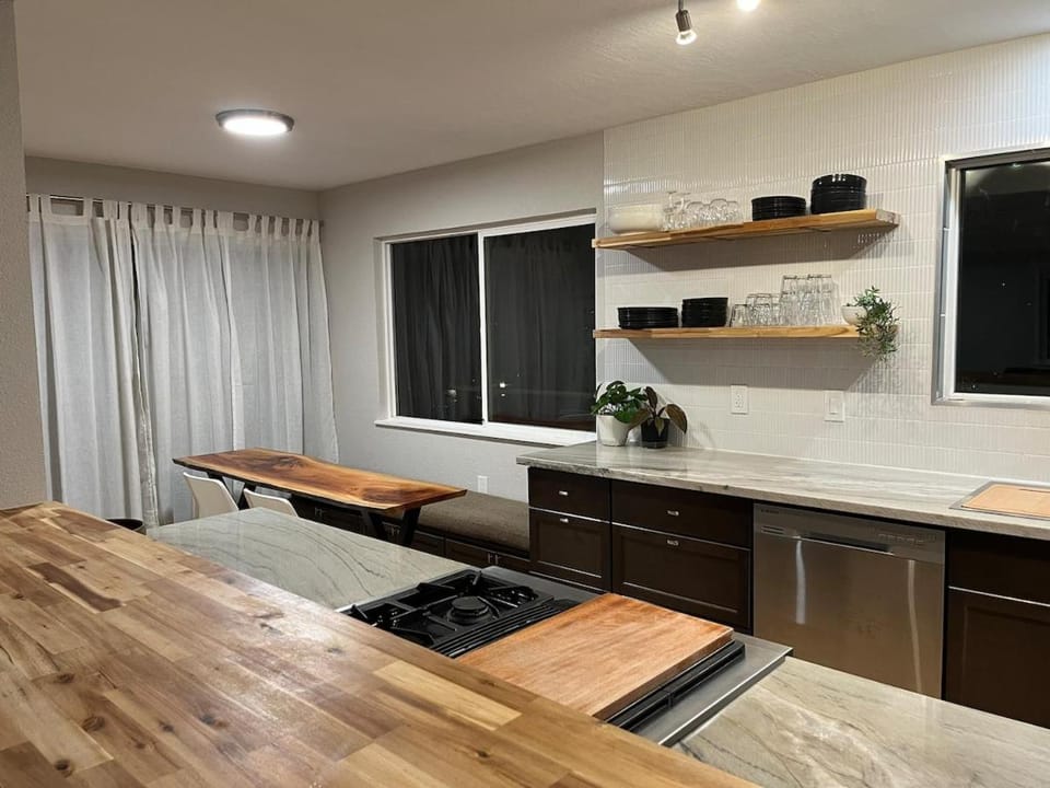 Peach lane house House in Newcastle