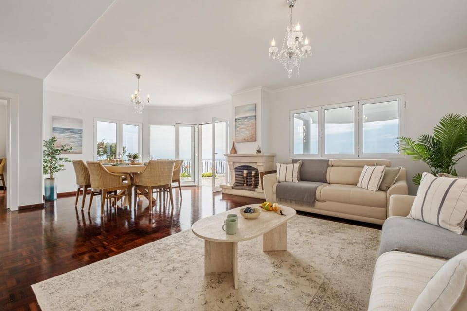 Villa Amor Do Mar -180° Sea View, Jacuzzi,Terrace House in Madeira District