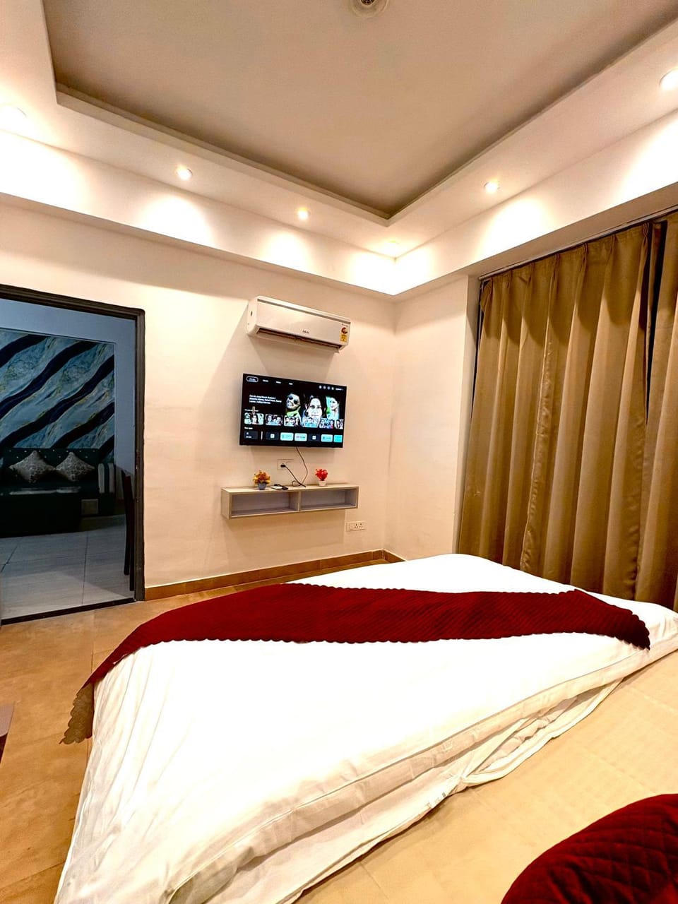 luxurious home 1bhk with swimming pool noida sector 75 Apartment in Noida