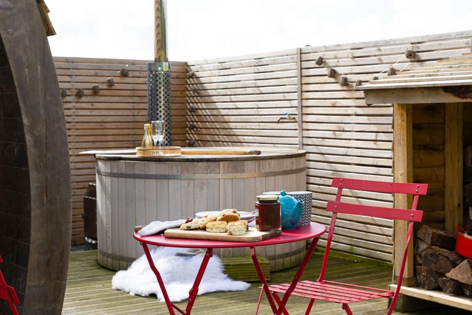 Hot Tub, Balcony/Terrace, Seating area