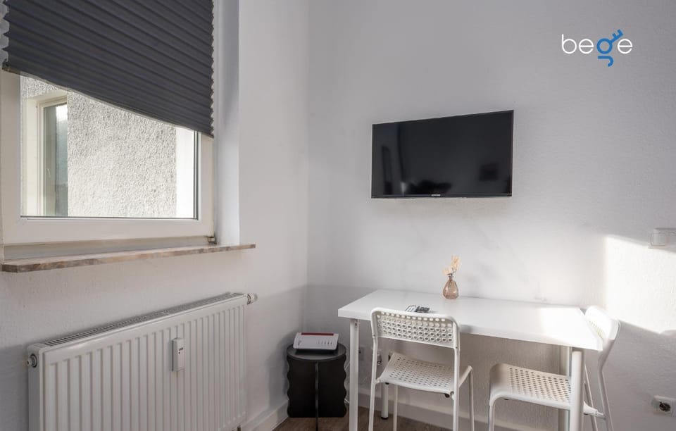 Photo of the whole room, Bedroom, heating, internet
