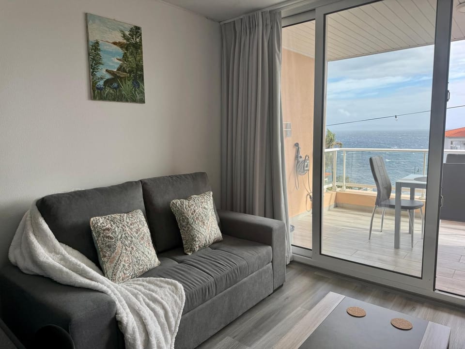 Living room, Sea view