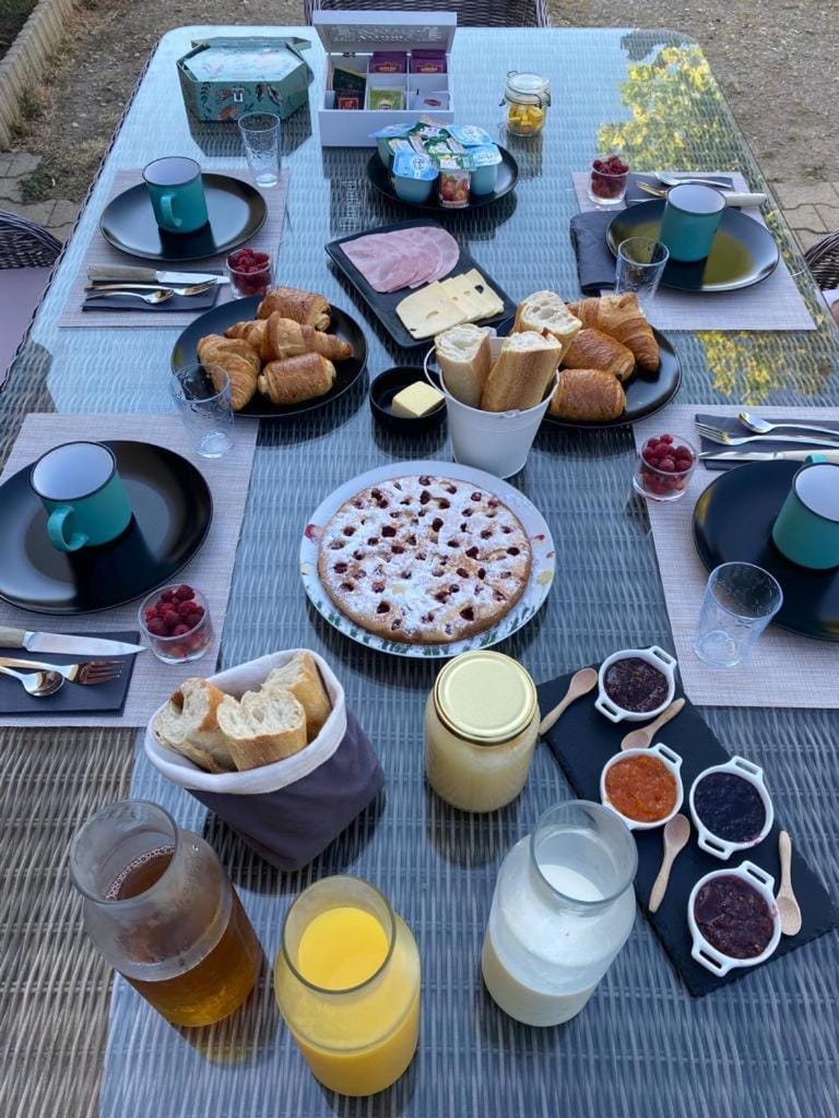 Food and drinks, Food, Breakfast, Continental breakfast