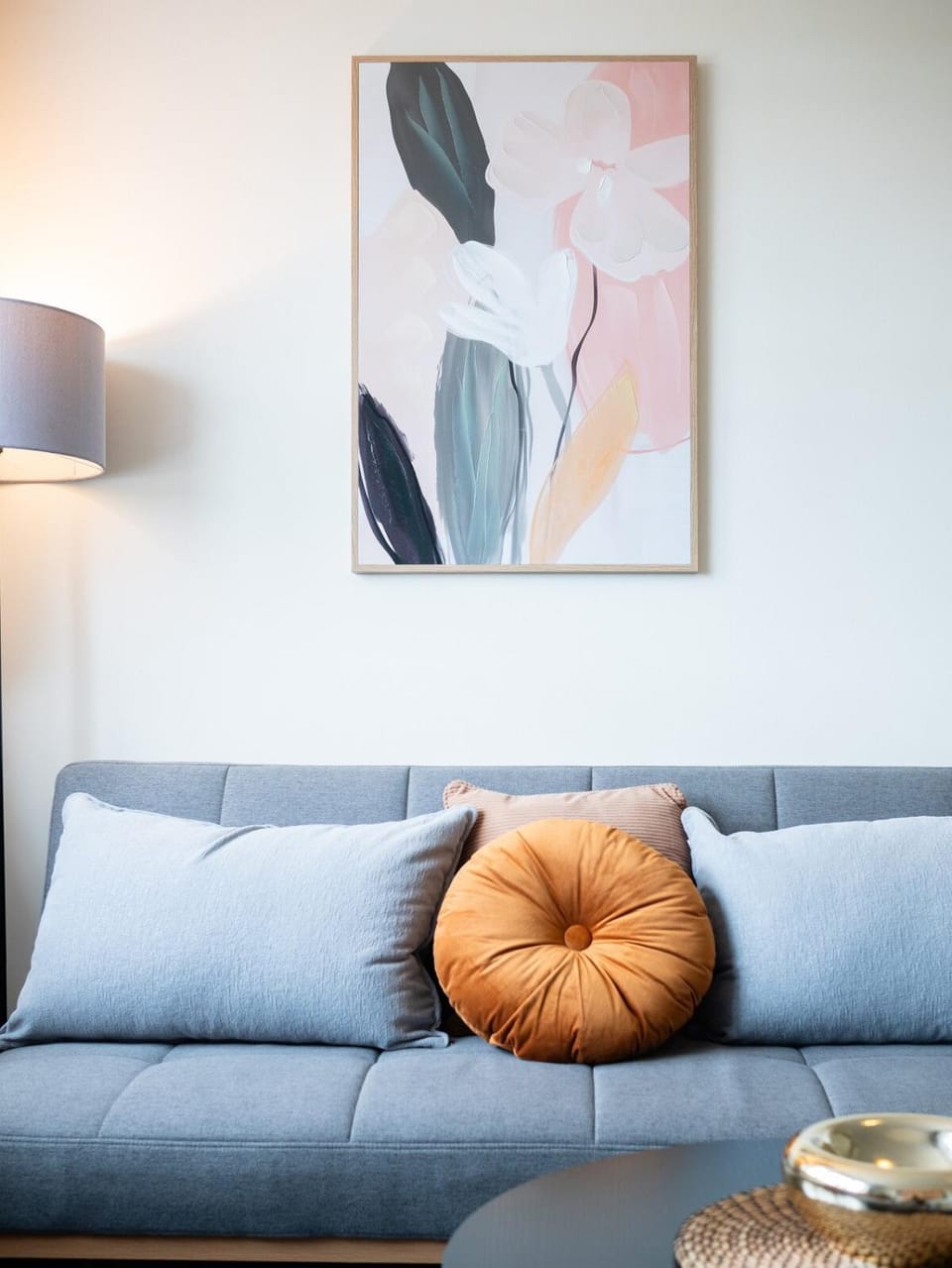 5 Mins Walk to Train - 1 Stop to City - 1 Bedroom Apartment in Sydney