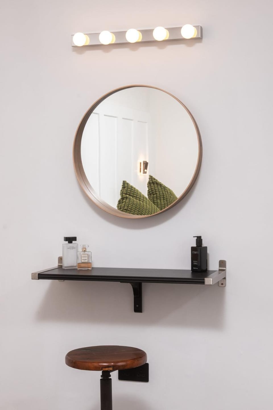 Bedroom, hair dryier