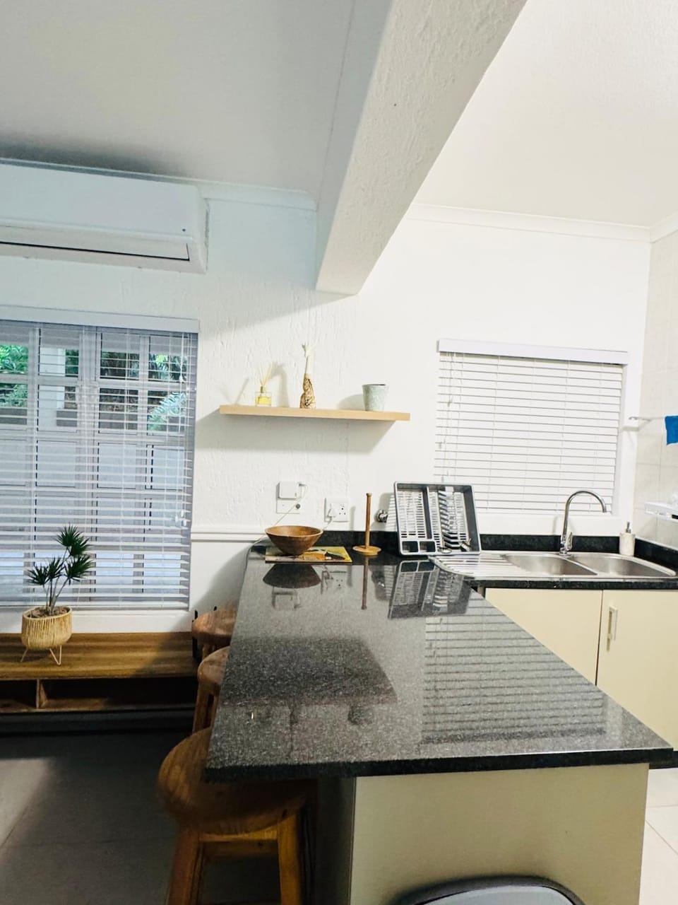 Cozy Coastal Getaway Apartment in Dolphin Coast