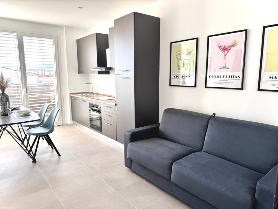 Kitchen or kitchenette, Living room, kitchen