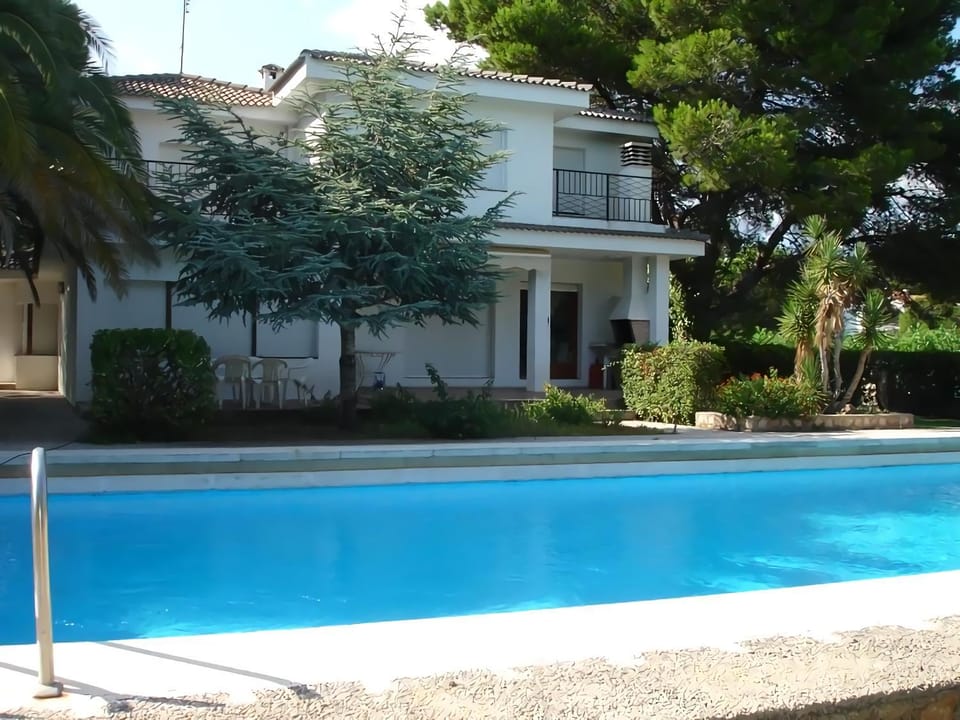 Facade/entrance, Garden, Swimming pool
