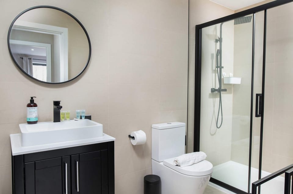 Spacious 1BED Birmingham Apartment w Roof Terrace Apartment in Metropolitan Borough of Solihull