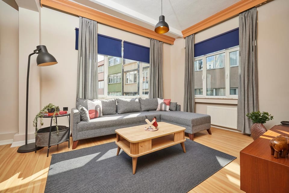 Prime Nişantaşı 2BR Flat 3-Min Walk to Metro Apartment in Istanbul