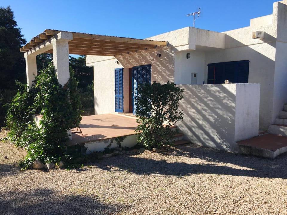 Off site, Balcony/Terrace, Pets, Family