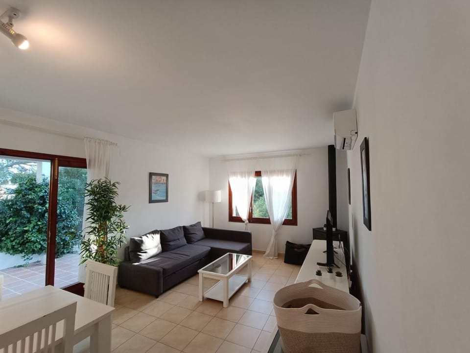 Living room, Photo of the whole room