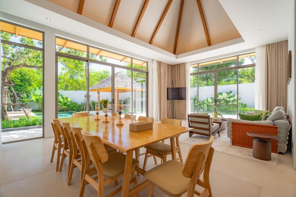 3BR Pool Villa at Anchan Flora with a Large Garden Villa in Choeng Thale