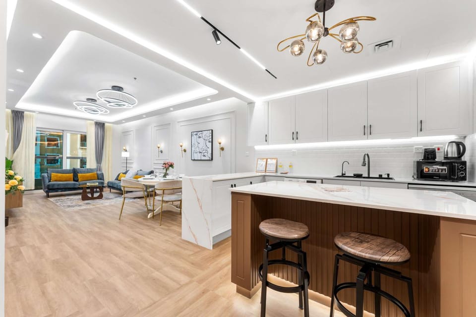 Free housekeeping visits during your stay - StayShort - High-Floor 1 Bedroom in Dubai Marina that Sleeps 3 Apartment in Dubai
