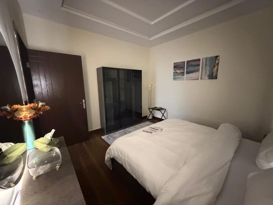 Bed, Photo of the whole room, Bedroom, wardrobe