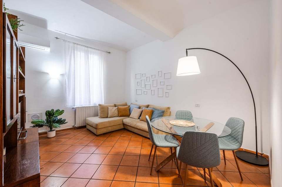 TV and multimedia, Living room, Seating area, Dining area, heating, internet, air conditioner