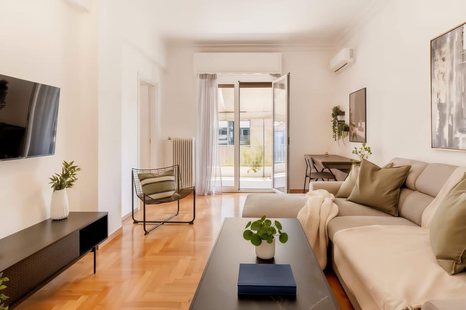 The City Light Escape - 3bd Apt close to metro Apartment in Athens