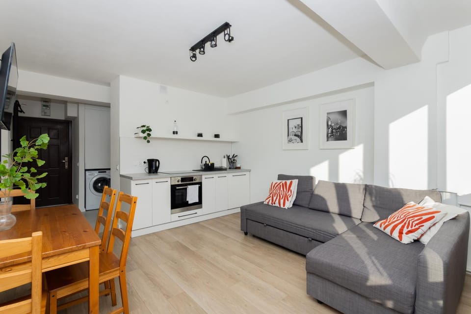 Bed, Kitchen or kitchenette, Photo of the whole room, Dining area