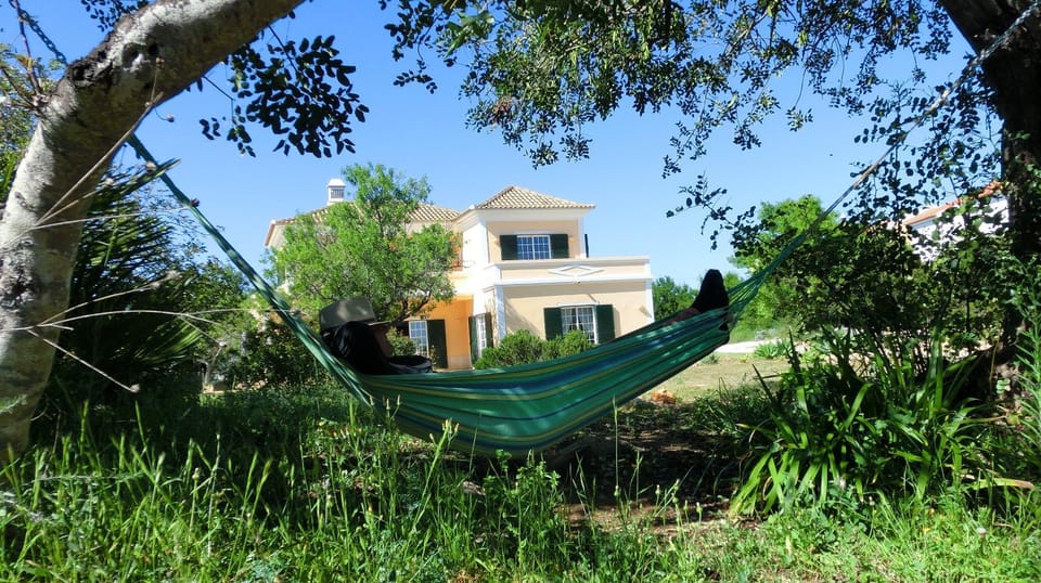 Communal lounge/ TV room, BBQ facilities, Garden, Balcony/Terrace, Communal kitchen, Swimming pool
