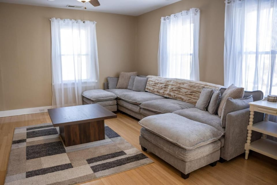 Ann Inn - Downtown New Milford Apartment Apartment in New Milford