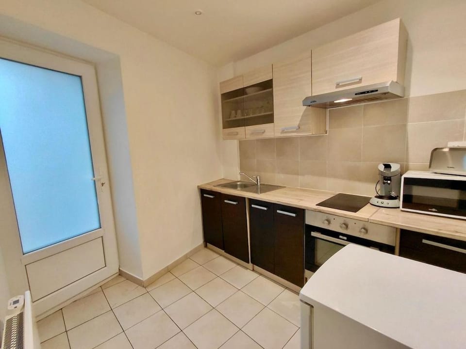 C Coispine 1 Cosy studio RDC vue sur la Meuse Apartment in Grand Est
