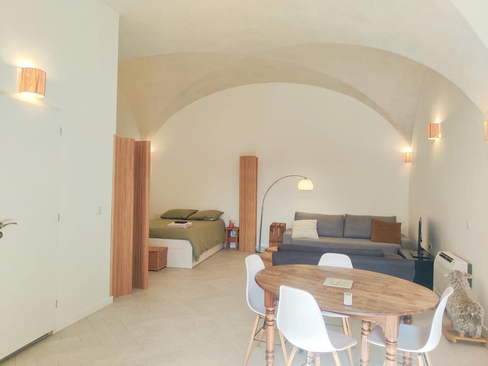 Living room, Dining area, Bedroom