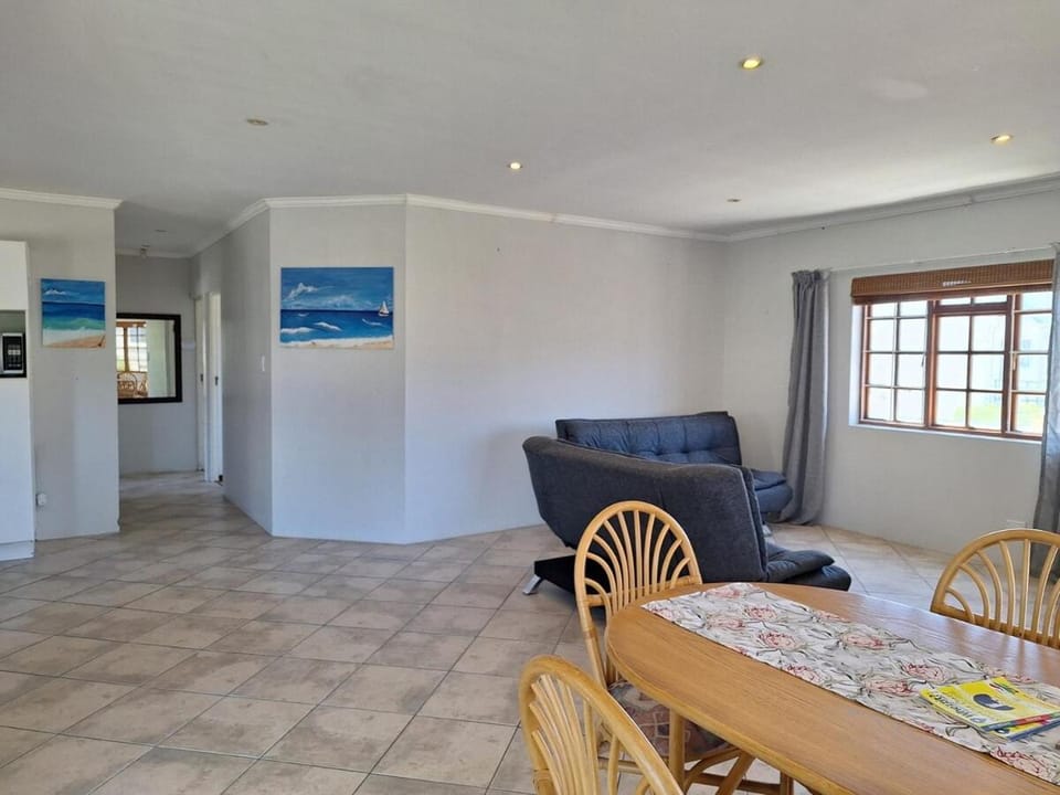 High Tide Coastal Apartment - Settler Sands Apartment in Port Alfred
