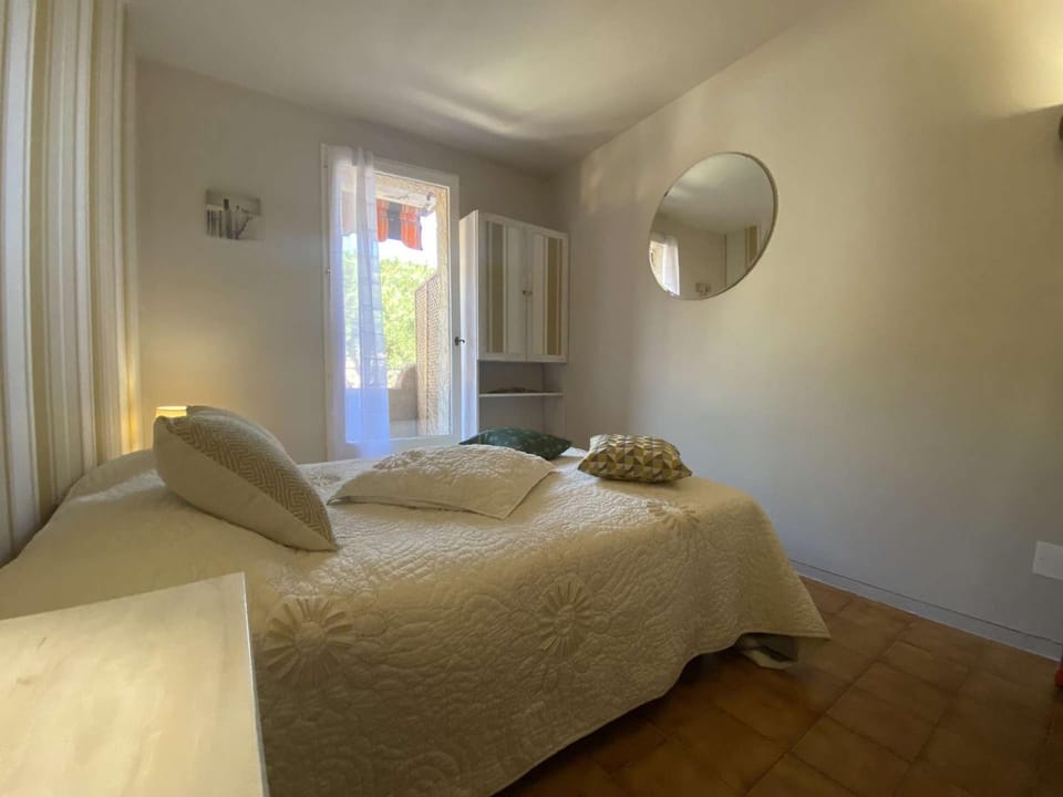 SM030-22 SAINTE MAXIME CENTRE Appartement 2 pièces 4 couchages Apartment in Sainte-Maxime