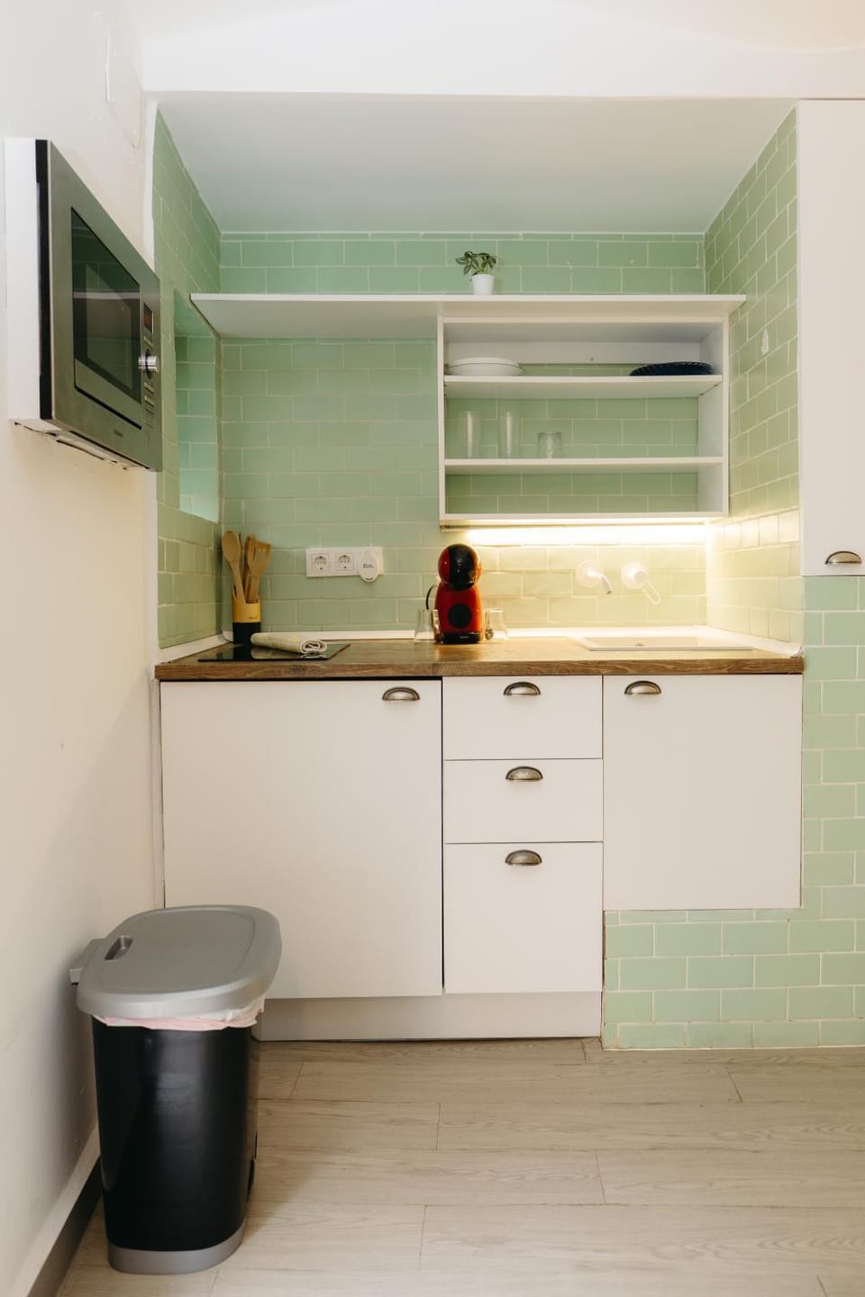 Kitchen or kitchenette, kitchen