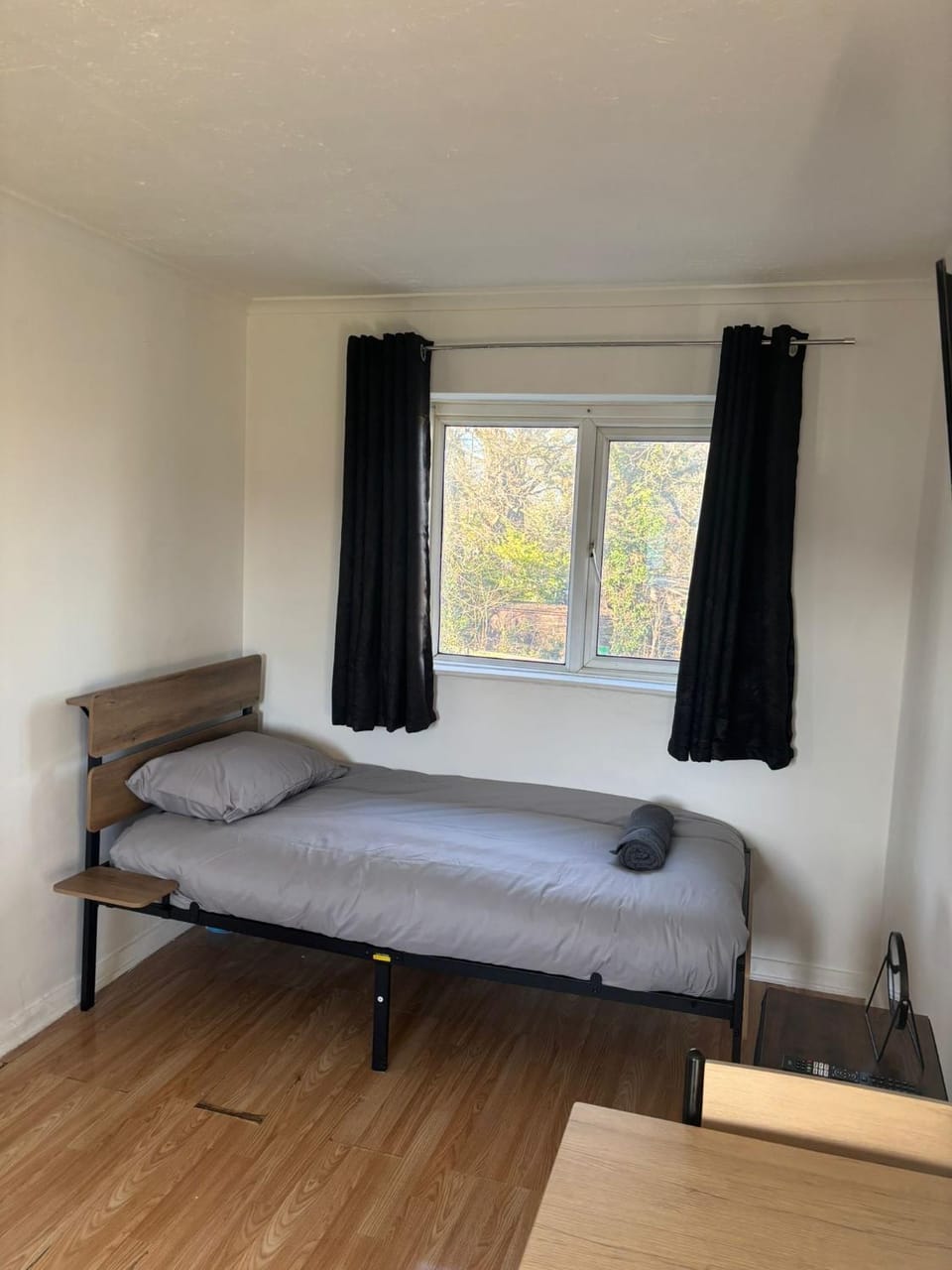 Cosy room 2 Gatwick Airport Bed and Breakfast in Crawley