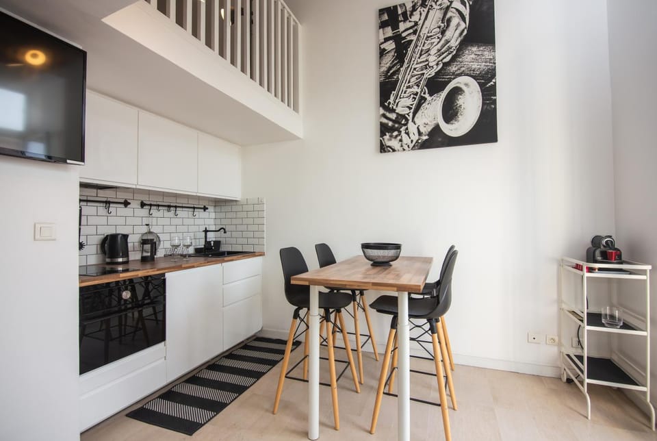 Kitchen or kitchenette, stove, kitchen