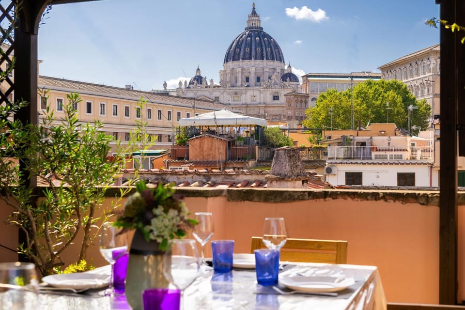 Nearby landmark, Balcony/Terrace, Dining area, Landmark view, Landmark view