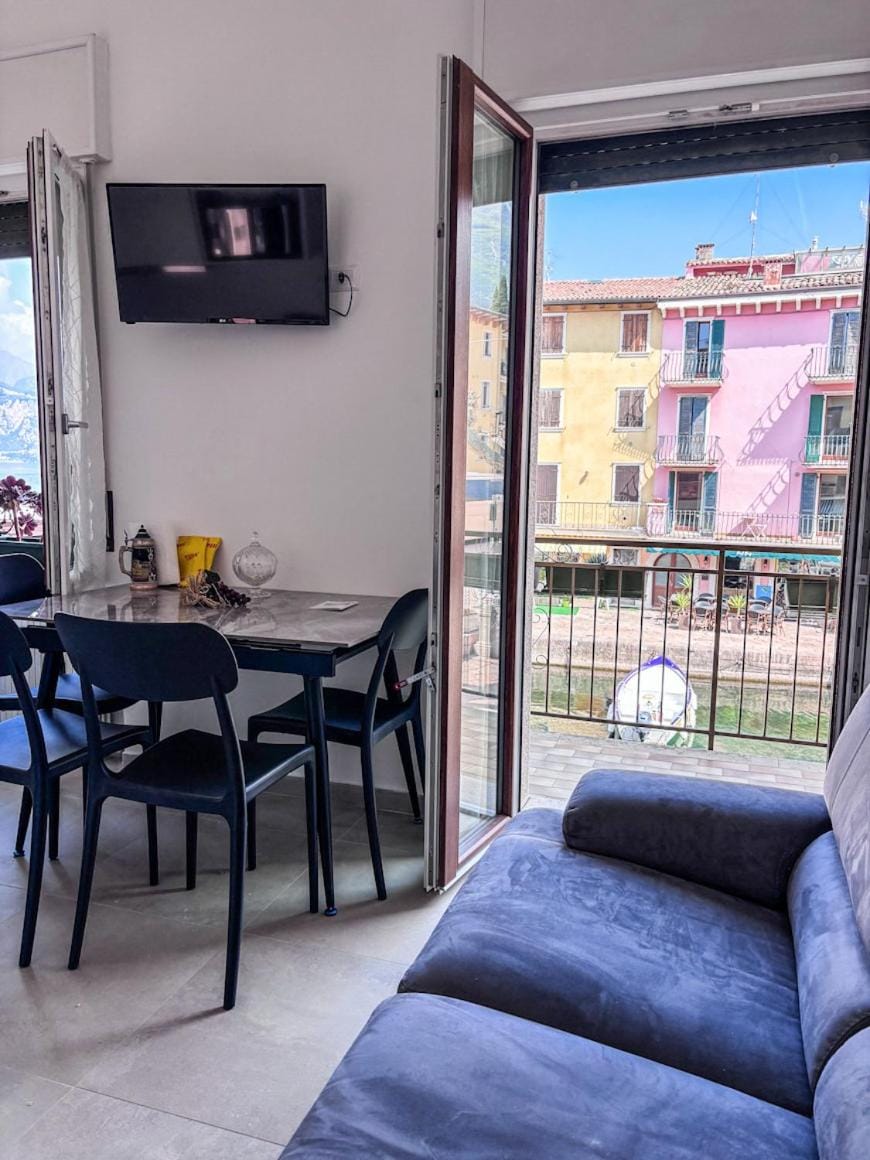 View (from property/room), Living room, Dining area