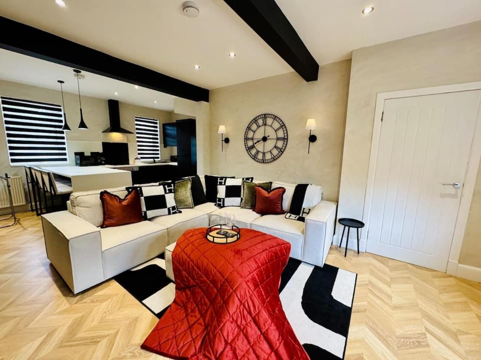 Large Modern 2-Bed Home Ideal for Long Work Stays Villa in Hamilton