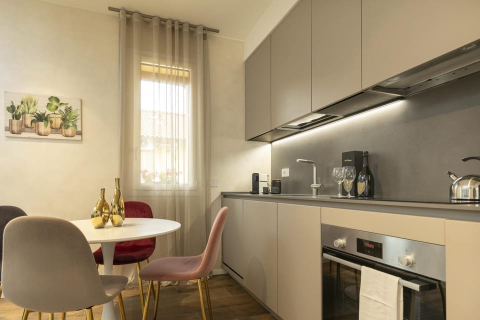 Coffee/tea facilities, Kitchen or kitchenette, Dining area, dishwasher, oven, pet friendly, stove