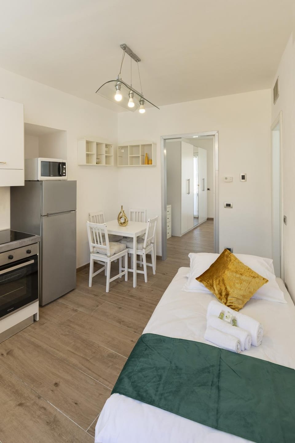 Bed, Kitchen or kitchenette, Dining area, oven, pet friendly
