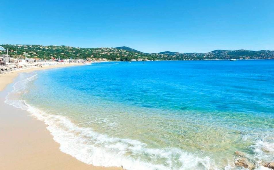 SM180-305 SAINTE MAXIME Appartement Vue mer T2 Piscine et parking Apartment in Sainte-Maxime