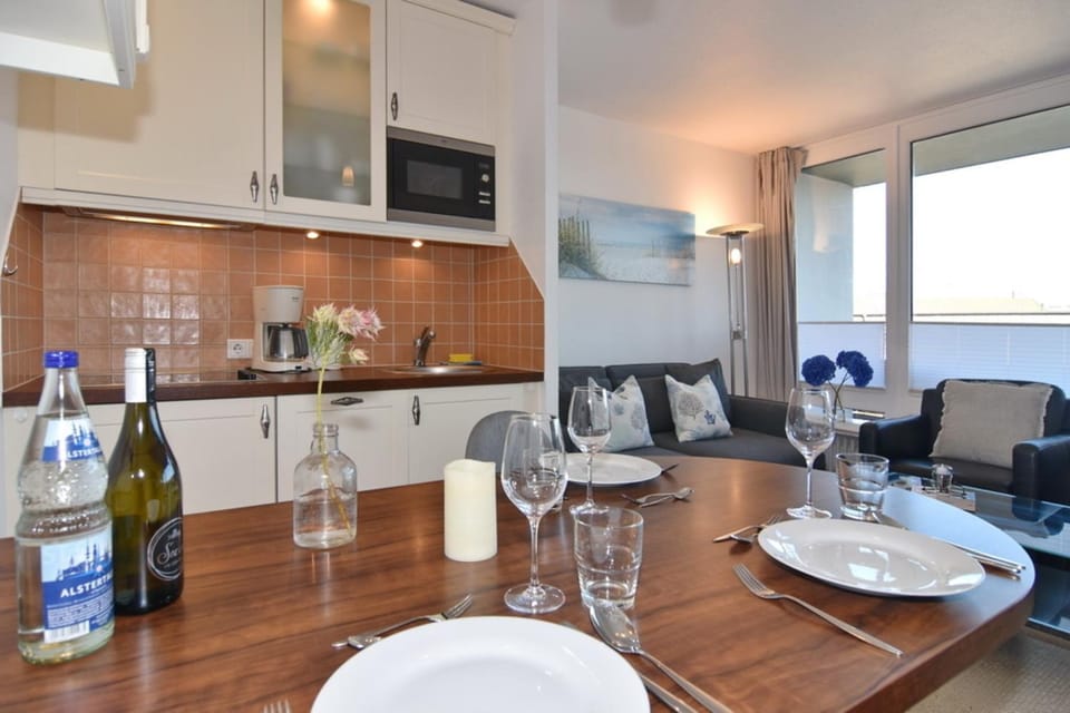 Klaus-Groth-Straße 2, Whg 4142 Apartment in Westerland