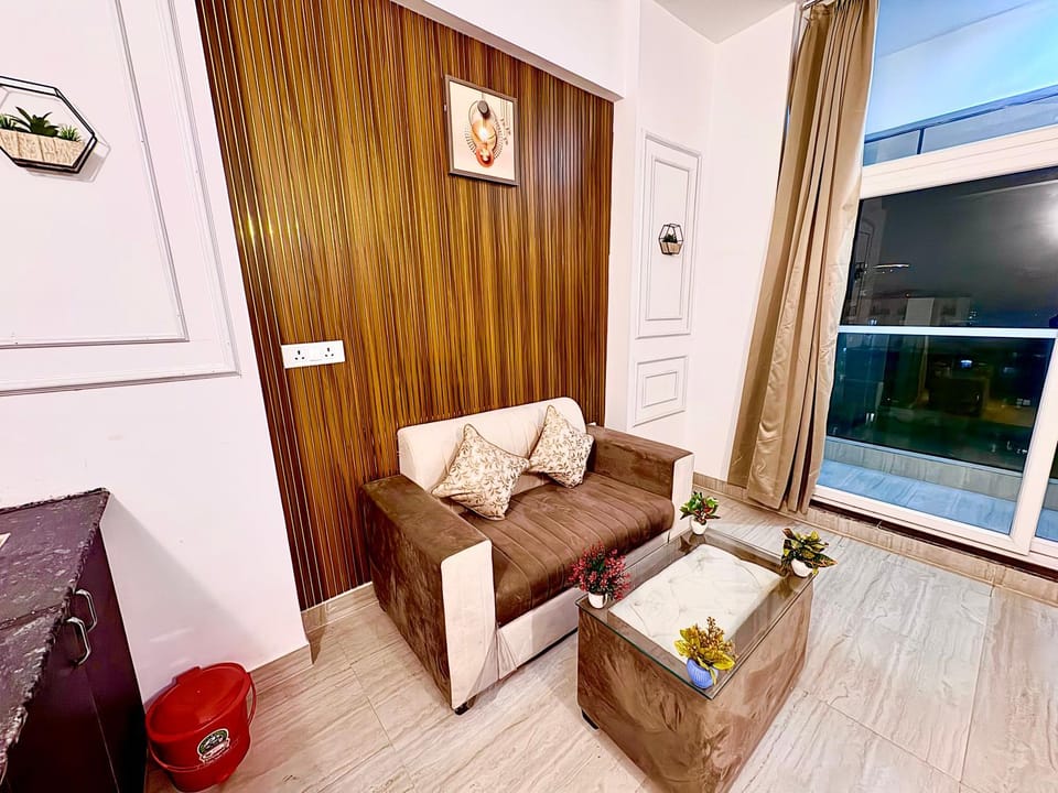 Luxurious house 1bhk with swimming pool Apartment in Noida