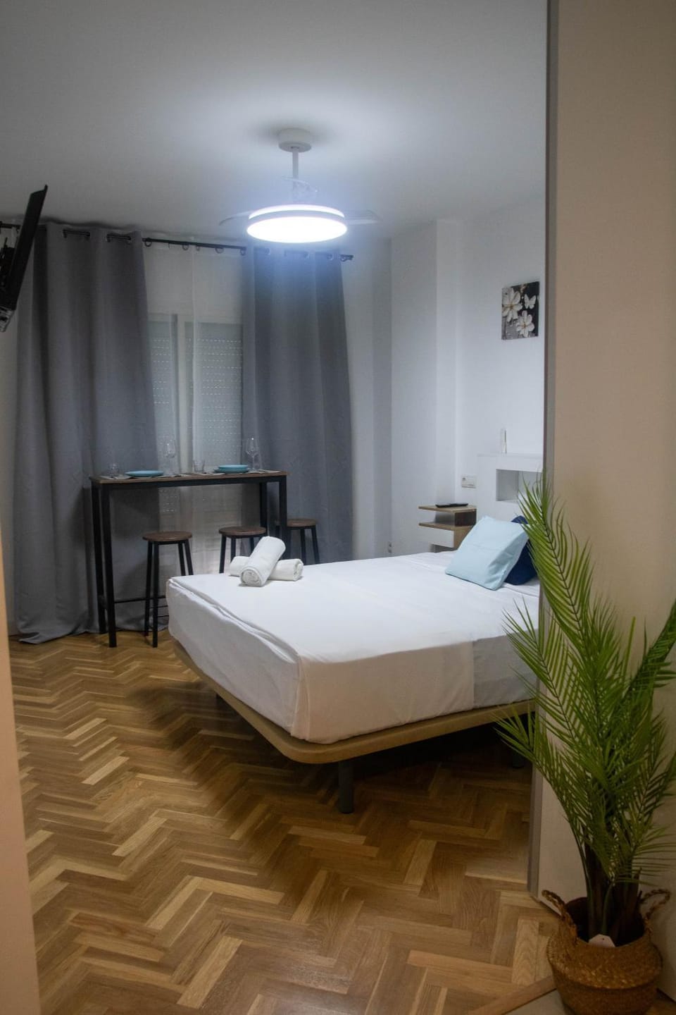 Photo of the whole room