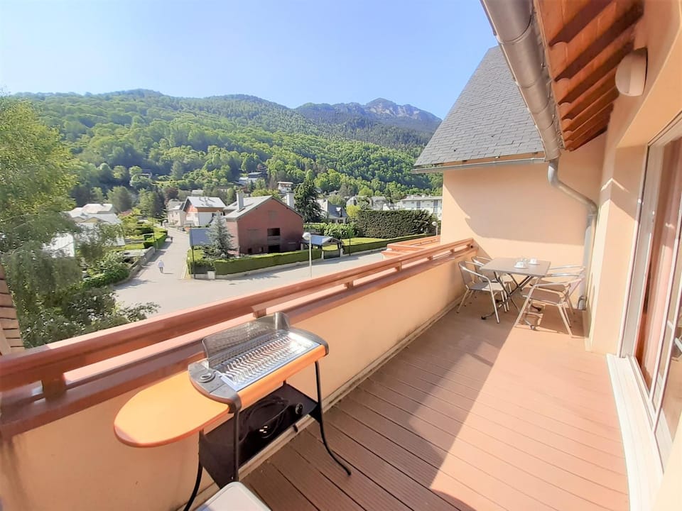 Patio, Natural landscape, Balcony/Terrace, Mountain view