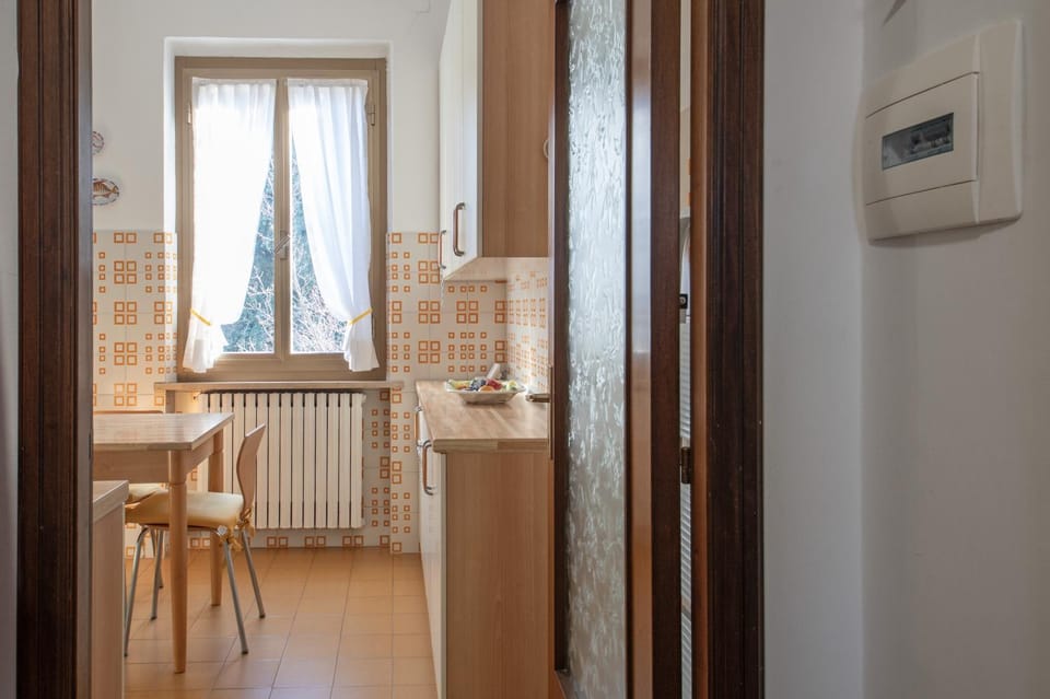 Dining area, kitchen